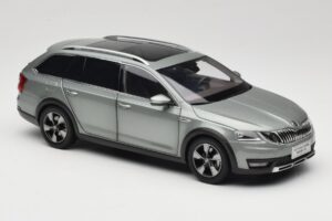 Skoda Octavia Mk4 Combi Vihreä Paudi Model 1:18 ZMR000005GRU Metalli — kuva 6 / 8