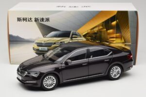 Skoda Superb Mk3 Musta Paudi Model 1:18 ZSS000006BLA Metalli — kuva 8 / 8
