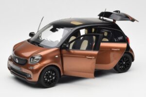 Smart Forfour W453 Musta Hazel Ruskea Norev 1:18 B66960299 Metalli — kuva 2 / 8