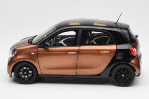 Smart Forfour W453 Musta Hazel Ruskea Norev 1:18 B66960299 Metalli — kuva 4 / 8