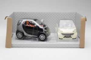 Smart Fortwo Musta & Valkoinen Maisto 1:18 56045 Metalli