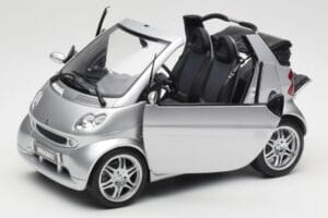Smart Fortwo W450 Brabus Cabrio Hopea Jälleenmyyjän Erikoisversio Kyosho 1:18 0017769V001C05Q00 Metalli — kuva 2 / 8