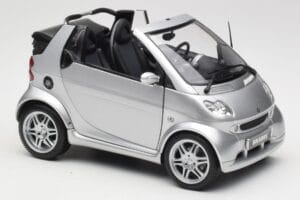 Smart Fortwo W450 Brabus Cabrio Hopea Jälleenmyyjän Erikoisversio Kyosho 1:18 0017769V001C05Q00 Metalli — kuva 6 / 8