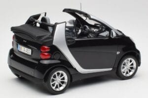 Smart Fortwo Avoauto W451 Musta & Hopea Minichamps 1:18 Q0022566V001C18Q00 Metalli — kuva 3 / 8