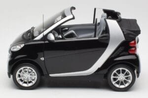 Smart Fortwo Avoauto W451 Musta & Hopea Minichamps 1:18 Q0022566V001C18Q00 Metalli — kuva 4 / 8