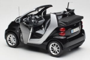 Smart Fortwo Avoauto W451 Musta & Hopea Minichamps 1:18 Q0022566V001C18Q00 Metalli — kuva 5 / 8