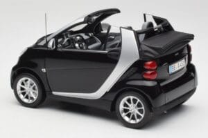 Smart Fortwo Avoauto W451 Musta & Hopea Minichamps 1:18 Q0022566V001C18Q00 Metalli — kuva 7 / 8