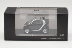 Smart Fortwo Cabrio Syvä Musta Minichamps 1:43 Q0022561V001C18Q00 Metalli — kuva 4 / 4