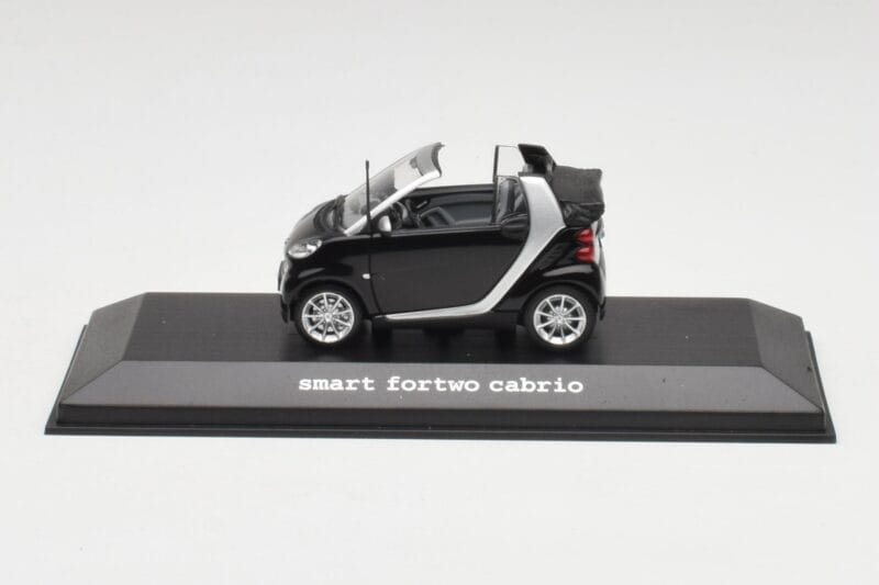 Smart Fortwo Cabrio Syvä Musta Minichamps 1:43 Q0022561V001C18Q00 Metalli