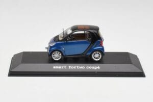 Smart Fortwo Coupe Aqua Sininen Metallic & Musta Minichamps 1:43 Q0022558V001C77Q00 Metalli