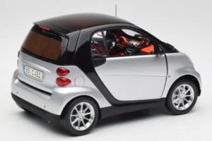 Smart Fortwo Coupe W451 Hopea & Musta Minichamps 1:18 Q0022528V001C75Q00 Metalli — kuva 3 / 8