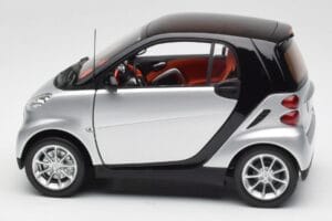 Smart Fortwo Coupe W451 Hopea & Musta Minichamps 1:18 Q0022528V001C75Q00 Metalli — kuva 4 / 8