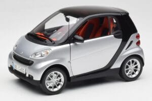 Smart Fortwo Coupe W451 Hopea & Musta Minichamps 1:18 Q0022528V001C75Q00 Metalli