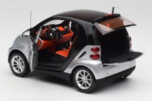 Smart Fortwo Coupe W451 Hopea & Musta Minichamps 1:18 Q0022528V001C75Q00 Metalli — kuva 5 / 8