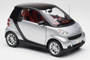 Smart Fortwo Coupe W451 Hopea & Musta Minichamps 1:18 Q0022528V001C75Q00 Metalli — kuva 6 / 8