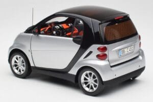 Smart Fortwo Coupe W451 Hopea & Musta Minichamps 1:18 Q0022528V001C75Q00 Metalli — kuva 7 / 8