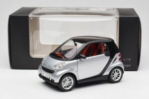 Smart Fortwo Coupe W451 Hopea & Musta Minichamps 1:18 Q0022528V001C75Q00 Metalli — kuva 8 / 8