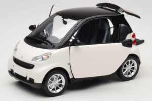 Smart Fortwo 451 Coupe Valkoinen Musta Minichamps 1:18 150036302 Metalli — kuva 2 / 8
