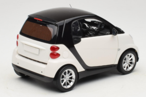 Smart Fortwo 451 Coupe Valkoinen Musta Minichamps 1:18 150036302 Metalli — kuva 3 / 8