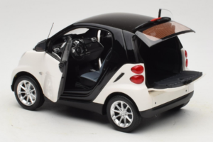 Smart Fortwo 451 Coupe Valkoinen Musta Minichamps 1:18 150036302 Metalli — kuva 5 / 8