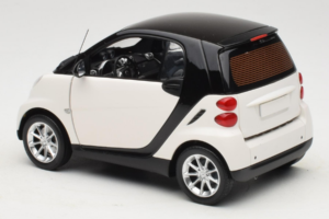 Smart Fortwo 451 Coupe Valkoinen Musta Minichamps 1:18 150036302 Metalli — kuva 7 / 8