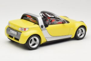 Smart Roadster 452 Keltainen Bburago 1:18 34099-M2 Metalli — kuva 3 / 8