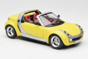 Smart Roadster 452 Keltainen Bburago 1:18 34099-M2 Metalli — kuva 6 / 8