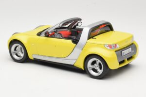 Smart Roadster 452 Keltainen Bburago 1:18 34099-M2 Metalli — kuva 7 / 8