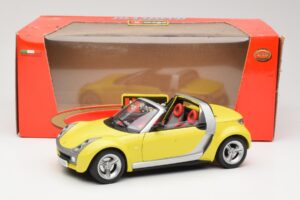Smart Roadster 452 Keltainen Bburago 1:18 34099-M2 Metalli — kuva 8 / 8