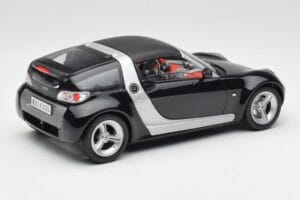 Smart Roadster Tummansininen Bburago 1:18 34917 Metalli — kuva 3 / 8