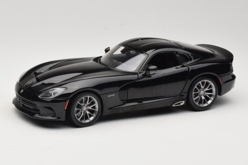 SRT Viper GTS Musta Maisto 1:18 31128 Metalli