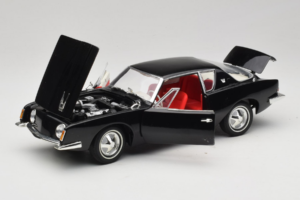 Studebaker Avanti Musta Signature Models 1:18 STUDEBAKER001 Metalli — kuva 2 / 8