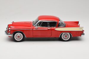 Studebaker Golden Hawk Apache Red Motor City 1:18 80009 Metalli — kuva 4 / 8