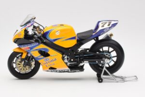 Suzuki GSX-R 1000 Team Alstare Corona Extra Y. Kagayama WSB 2005 Minichamps 1:12 122052271 Metalli