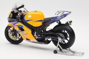 Suzuki GSX-R 1000 Team Alstare Corona Extra Y. Kagayama WSB 2005 Minichamps 1:12 122052271 Metalli — kuva 5 / 6