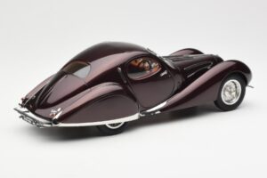 Talbot-Lago T150 C-SS Figoni & Falaschi Teardrop Tumma Bordeaux Metallic CMC 1:18 M-179 Metalli — kuva 5 / 6