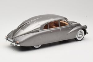 Tatra 87 Harmaa MCG 1:18 MCG18068 Metalli — kuva 2 / 6