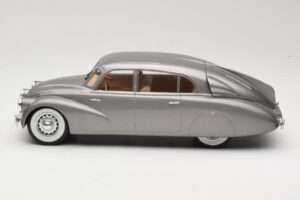 Tatra 87 Harmaa MCG 1:18 MCG18068 Metalli — kuva 3 / 6