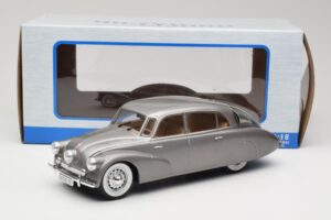 Tatra 87 Harmaa MCG 1:18 MCG18068 Metalli — kuva 6 / 6