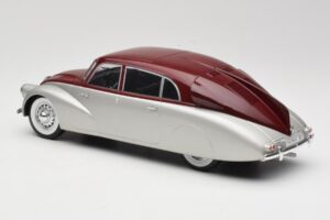 Tatra 87 Hopea & Tummanpunainen MCG 1:18 MCG18067 Metalli — kuva 5 / 6