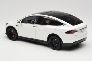 Tesla Model X Valkoinen OEM 1:18 TESLA001 Metalli — kuva 7 / 8