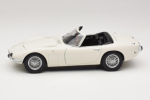 Toyota 2000 GT Avoauto Valkoinen James Bond Collection AUTOart 1:18 78731 Metalli — kuva 4 / 8