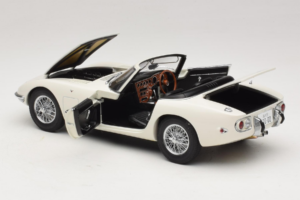 Toyota 2000 GT Avoauto Valkoinen James Bond Collection AUTOart 1:18 78731 Metalli — kuva 5 / 8
