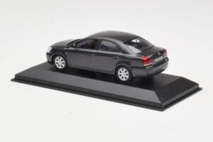 Toyota Avensis T250 Tummanharmaa Minichamps 1:43 TOYOTA003 Metalli — kuva 3 / 4