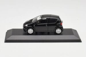 Toyota Aygo AB10 Musta Minichamps 1:43 400166401 Metalli