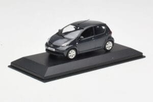 Toyota Aygo AB10 Grey Metallic Minichamps 1:43 AYGO001 Metalli — kuva 2 / 4