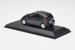 Toyota Aygo AB10 Grey Metallic Minichamps 1:43 AYGO001 Metalli — kuva 3 / 4