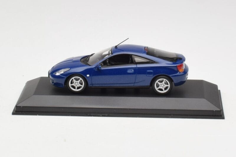 Toyota Celica T200 Tummansininen Minichamps 1:43 TOYOTA006 Metalli