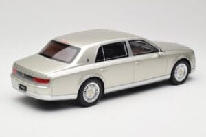 Toyota Century Silver Metallic Kyosho 1:18 KSR18036S Metalli — kuva 2 / 6