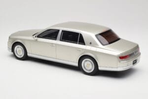 Toyota Century Silver Metallic Kyosho 1:18 KSR18036S Metalli — kuva 5 / 6